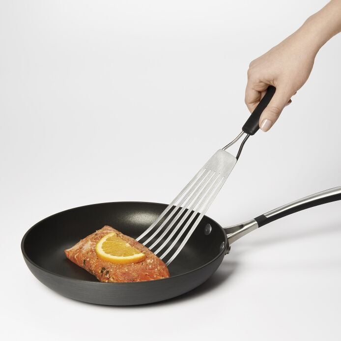 Fish Turner - US 7383