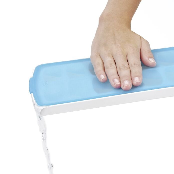 No-Spill Ice Cube Tray - US 6760
