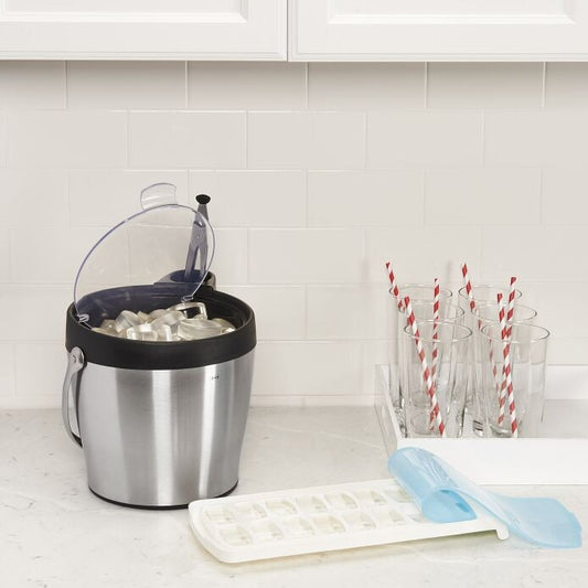 No-Spill Ice Cube Tray - US 6760