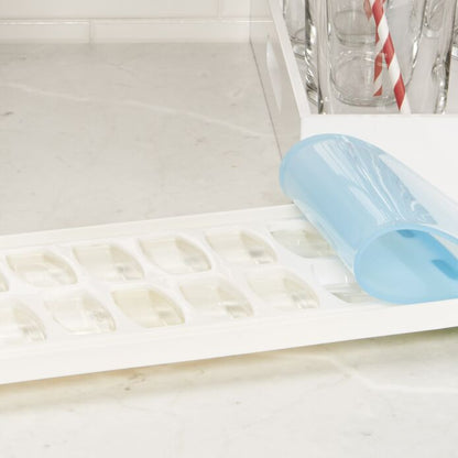 No-Spill Ice Cube Tray - US 6760