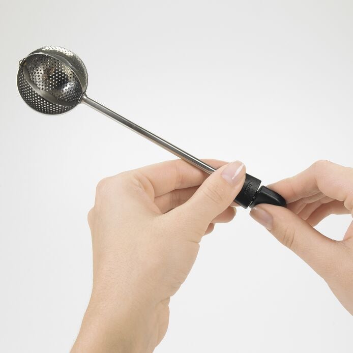 Twisting Tea Ball - US 9269
