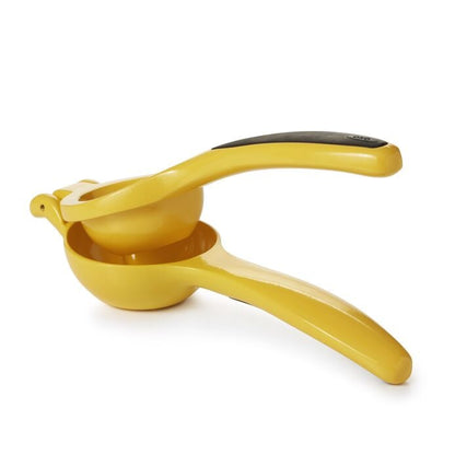 Citrus Squeezer - US 4219
