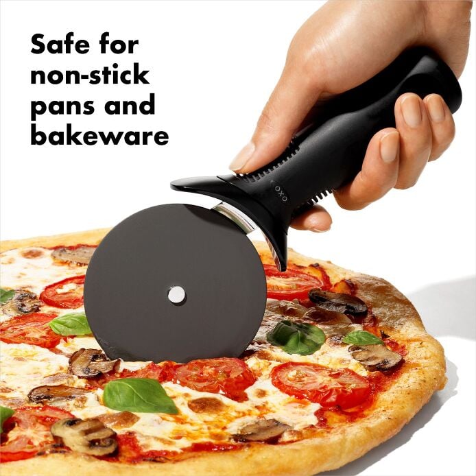 Pizza Wheel For Non-Stick Pans - US 3638