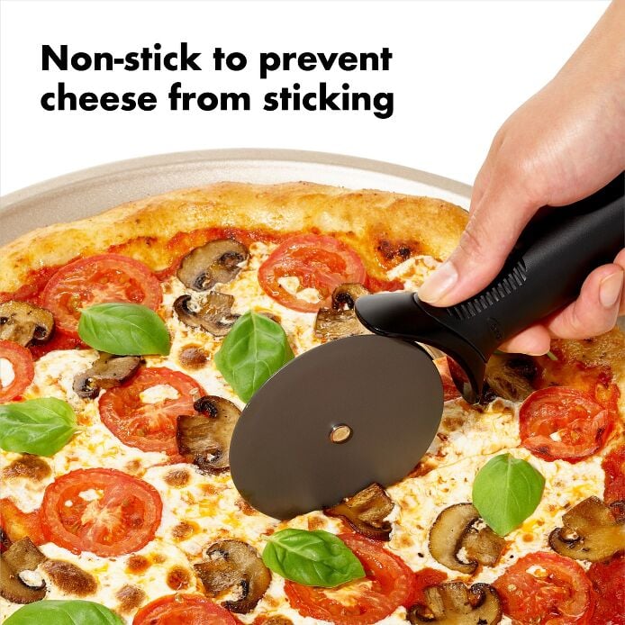 Pizza Wheel For Non-Stick Pans - US 3638