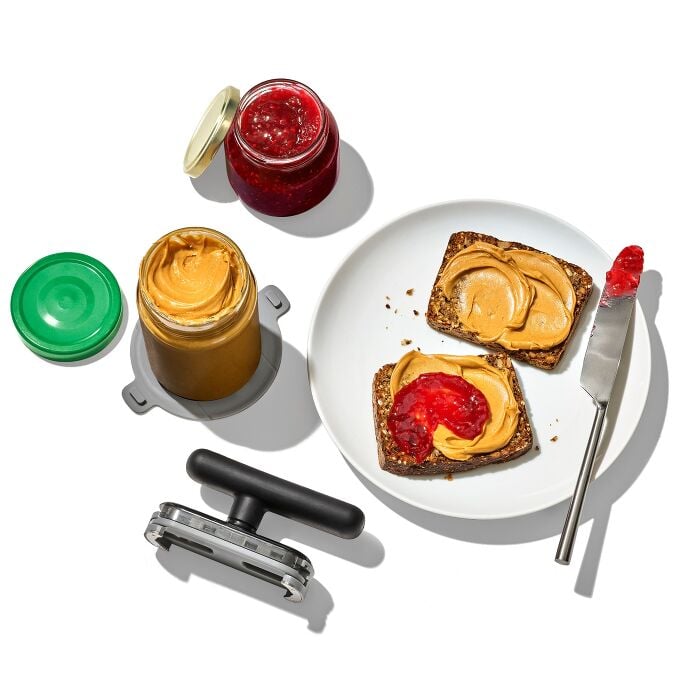 Twisting Jar Opener With Basepad - US 6022