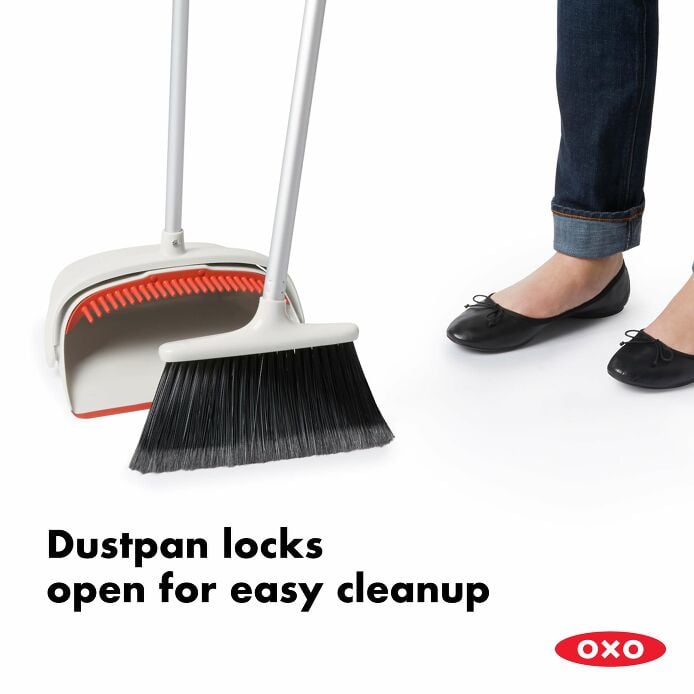 Large Sweep Set with Extendable Broom - US 8830