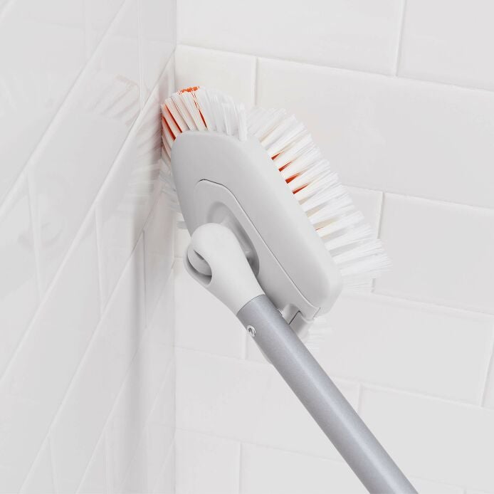 Extendable Tub & Tile Brush - US 8756