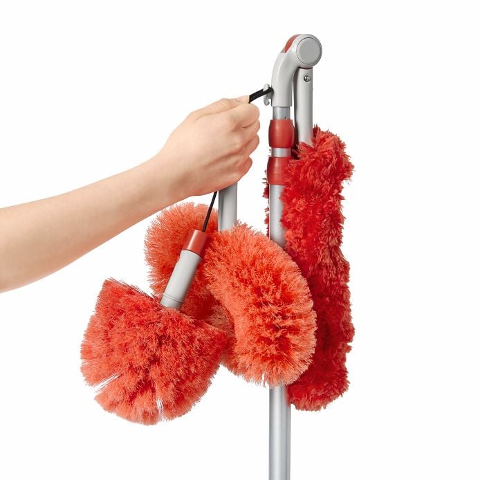 Long Reach Dusting System - US 9657