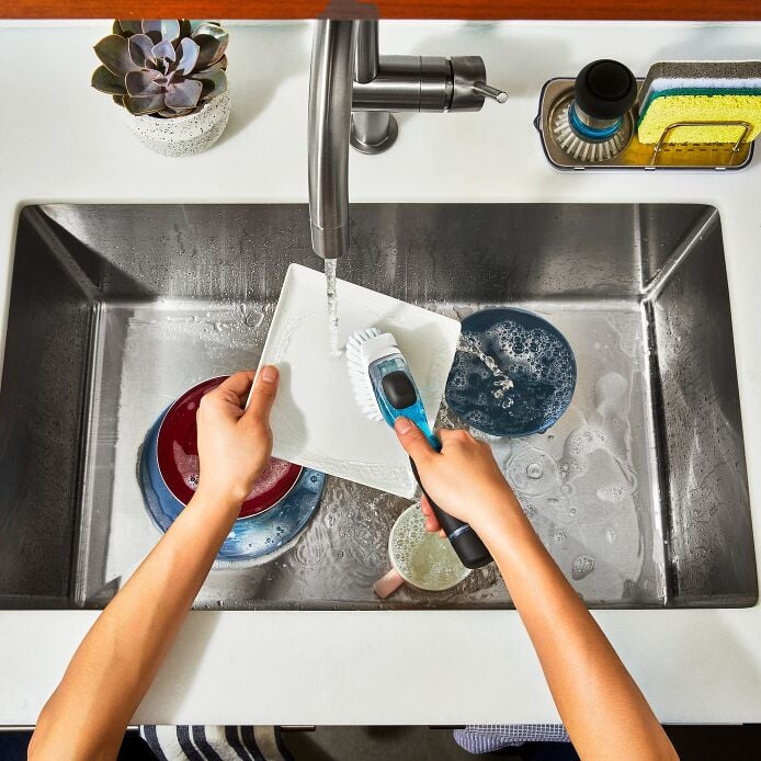 Soap Dispensing Dish Brush - US 6384