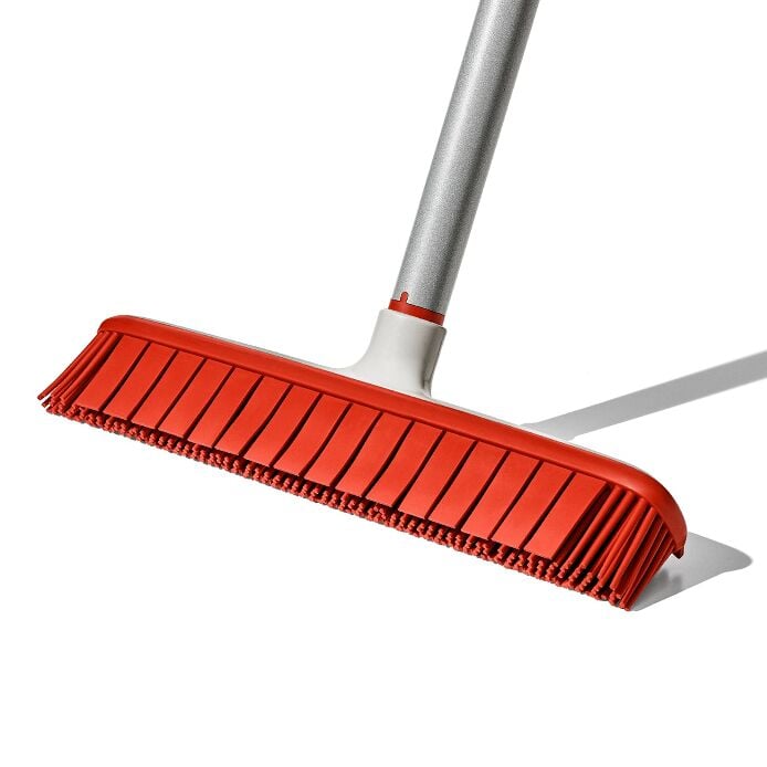 OXO Good Grips Fur Broom - US 9710