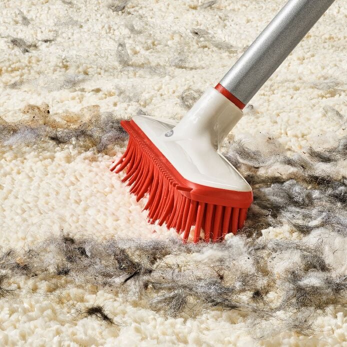 OXO Good Grips Fur Broom - US 9710