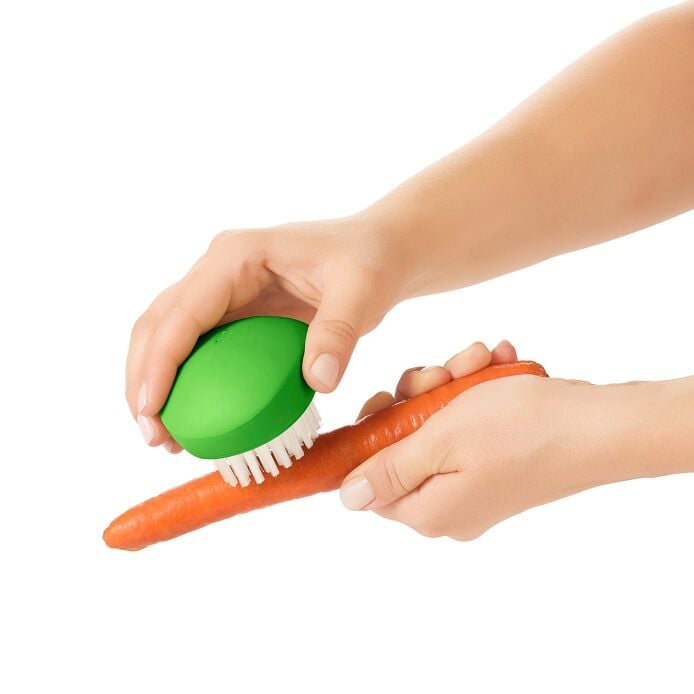 Vegetable Brush - US 7410