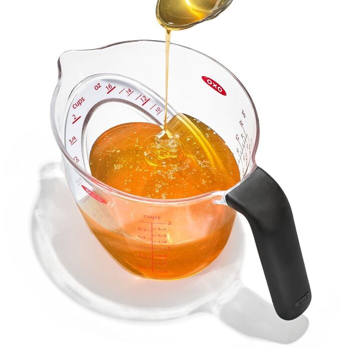 2-Cup Angled Measuring Cup - US 5326