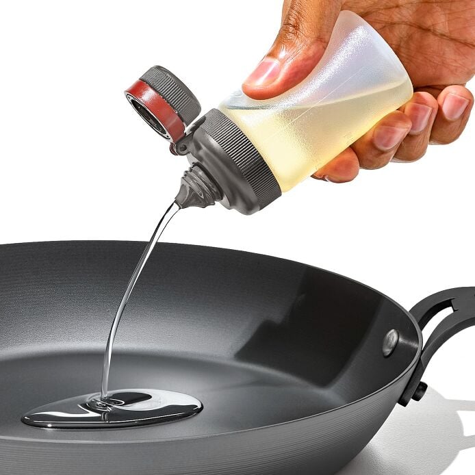 Outdoor 7-Piece Spice Shaker & Squeeze Bottle Set - US 3571