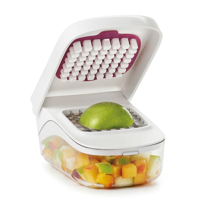 Vegetable Chopper with Easy-Pour Opening - US 4239