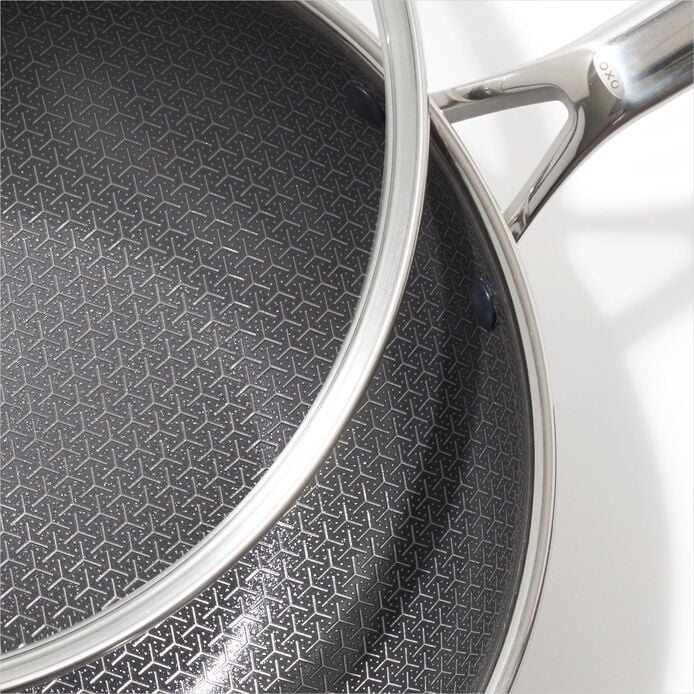 Trident Hybrid Non-Stick Stainless Steel 5 Qt Wok with Lid - US 6070