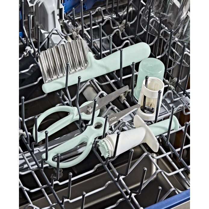 On-the-Go Food Scissors with Case - US 7454